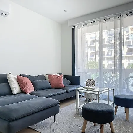 Apartment Spacieux 2 Proche